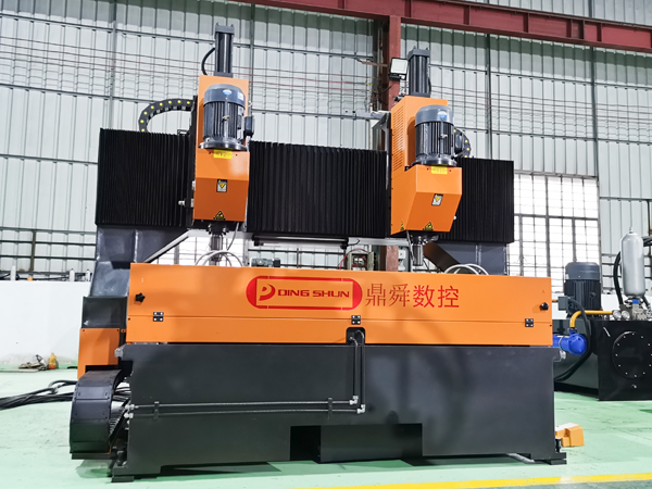 数控平面钻床：数控平面钻床的作用和特点?